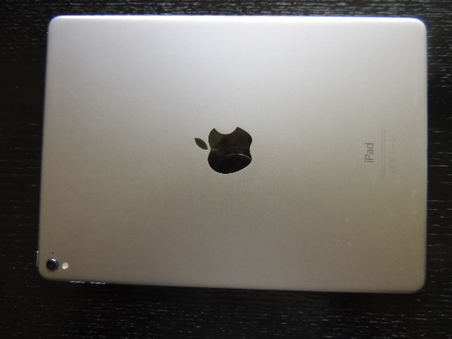 Apple iPad Pro 9.7” – 128GB – Wi-Fi